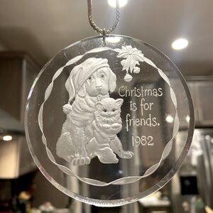 ❤️4 for $25❤️Hallmark 1982 - Christmas is for friends‎ ornament